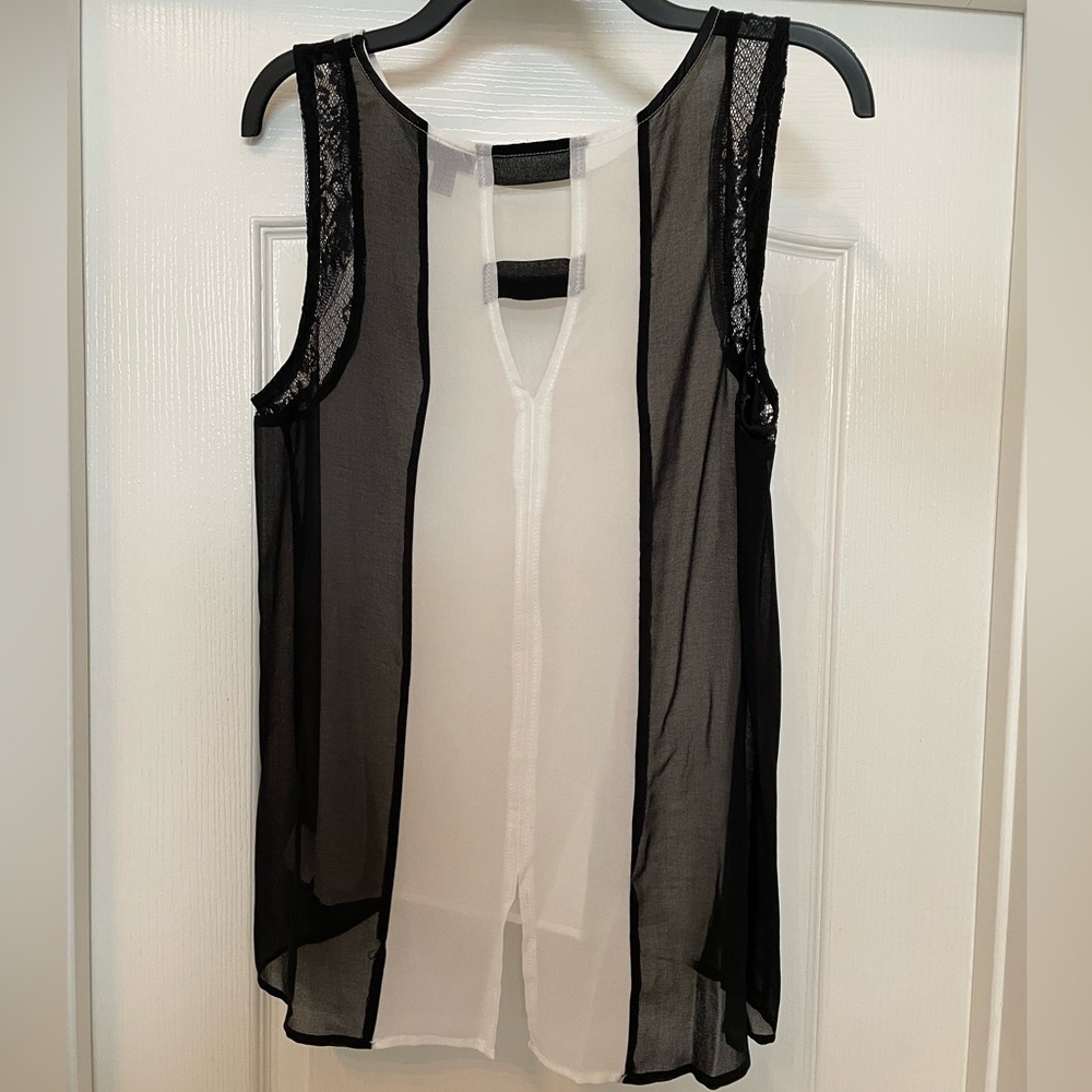 ANA a.n.a chiffon tank top shirt top size Medium in black & creamy white panels - Picture 3 of 6